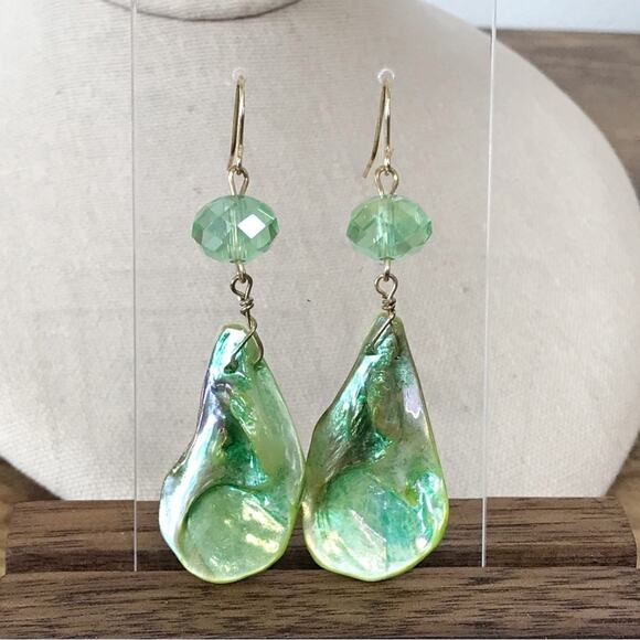 Mother Of Pearl Shell AB Crystal Glass Faceted Bead Gold Tone Drop Earring Green - Picture 9 of 15